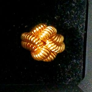 18k Gold Twisted Knot